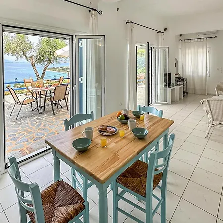 2 Bedroom Lovely Home In Kalamata Exterior foto