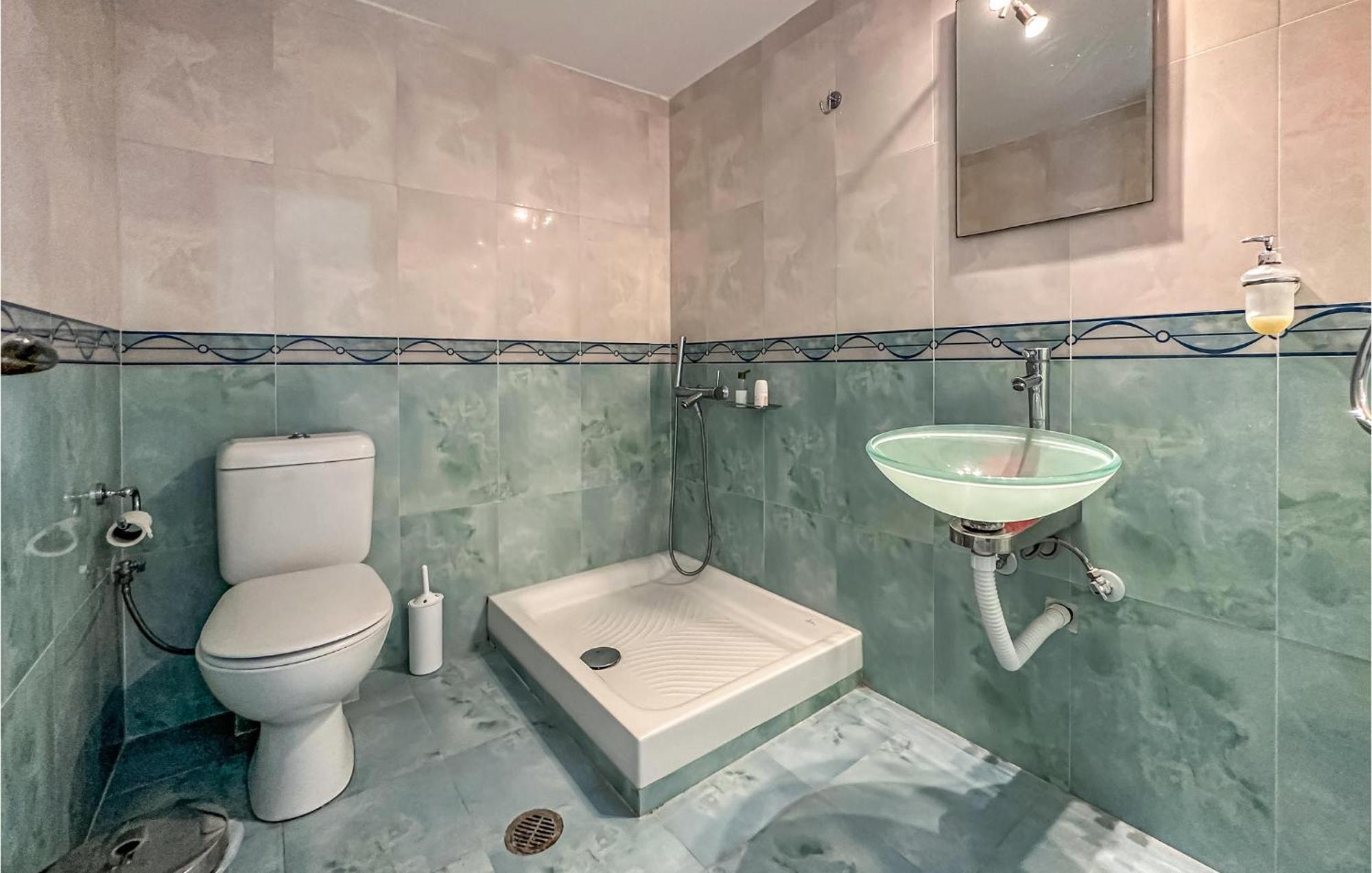 Holiday home 2 Bedroom Lovely In Kalamata