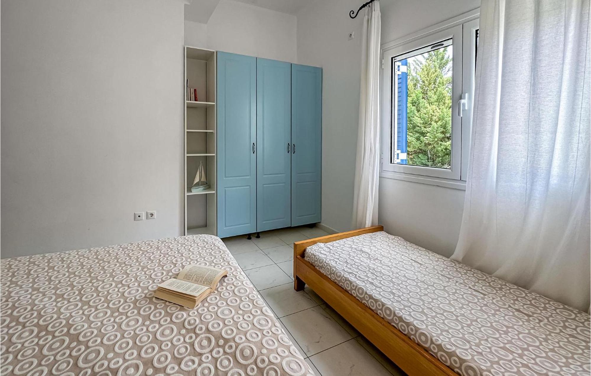 Holiday home 2 Bedroom Lovely In Kalamata